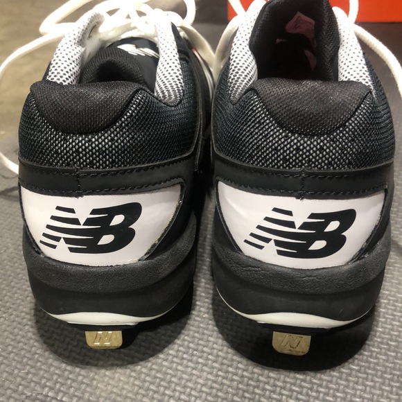 New Balance – Black/White Low 4040v3 Baseball Spikes (L4040BW3) - Picture 9 of 9